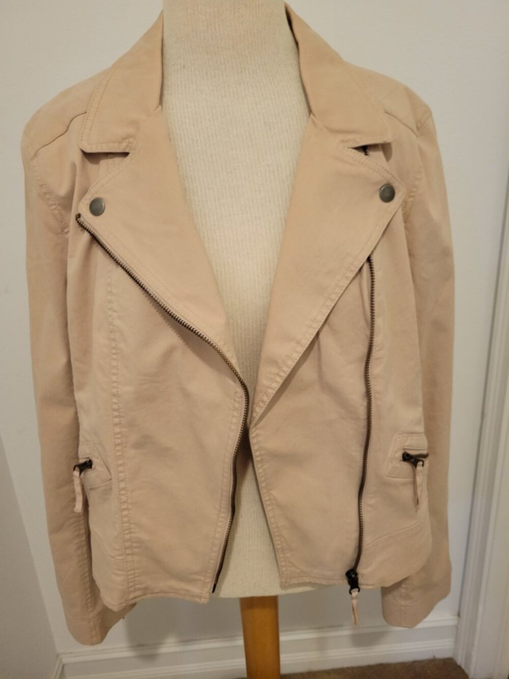 Lightweight Motorcycle style jacket - Picture 2 of 4